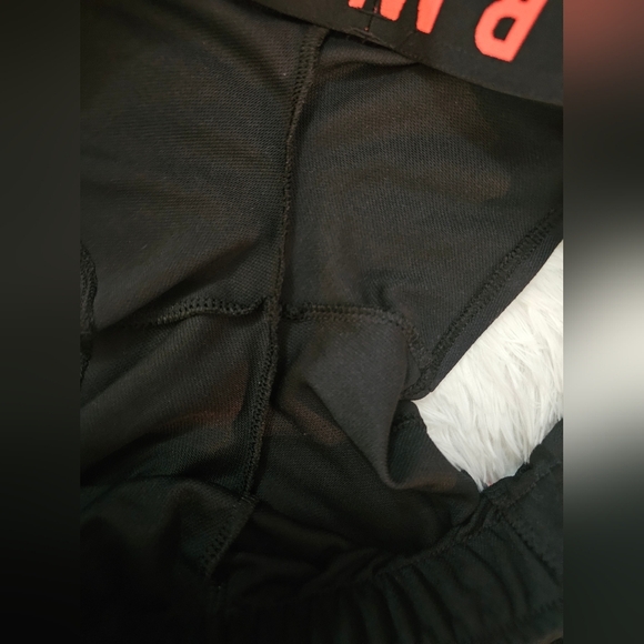 Under Armour Women's Black and Pink Tennis Shorts Large - Picture 9 of 9